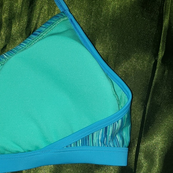 **FINAL SALE** Nike Womens Keyhole Sports Top - Picture 7 of 8